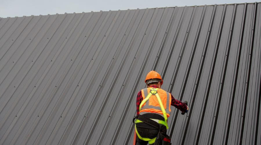 Professional gutter cleaning in Manchester, IL